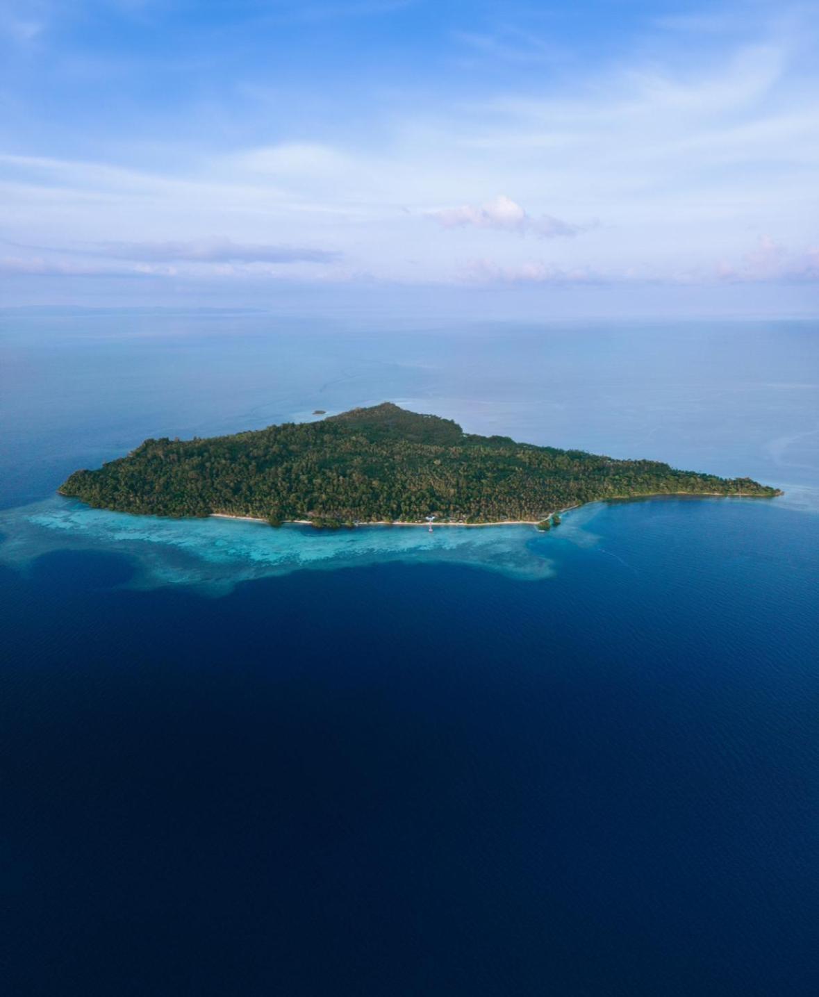 Reconnect - Private Island Resort & Dive Center Togean - Buka Buka Island Ampana Екстер'єр фото